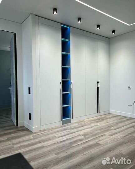 Шкаф распашной 