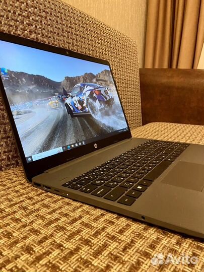 Мощный Ryzen 3, SSD, 8GB, Vega 3 в идеале