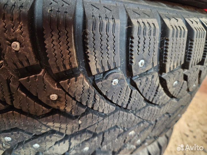 Pirelli Formula Ice 215/50 R17