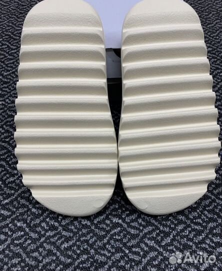 Adidas yeezy slide