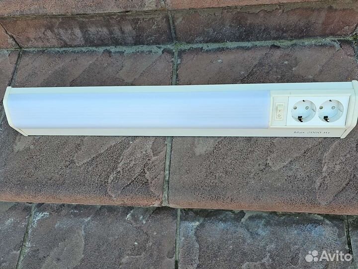 Настенный светильник с 2мя розетками IEK лпо 3020