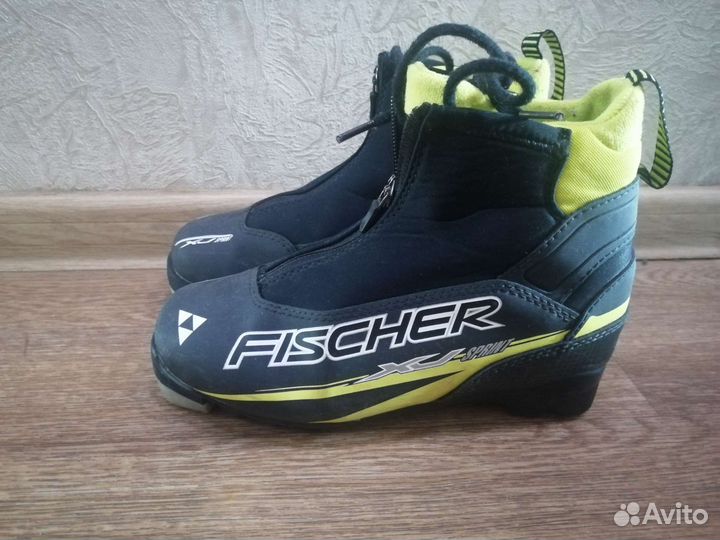 Лыжные ботинки