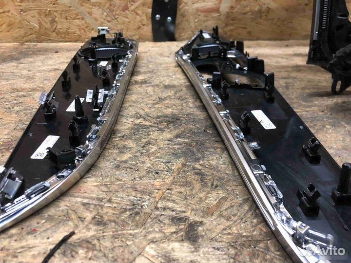 Консоль салона (кулисная часть) Mercedes-Benz Glc