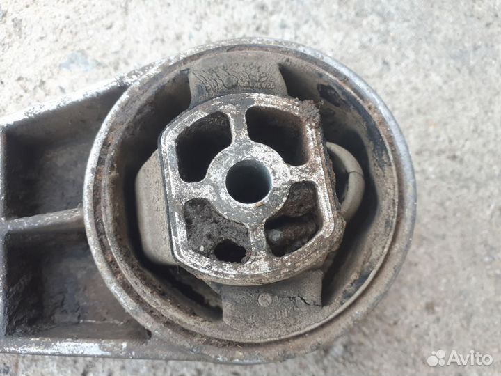 Подушка двигателя задняя Chevrolet Lacetti