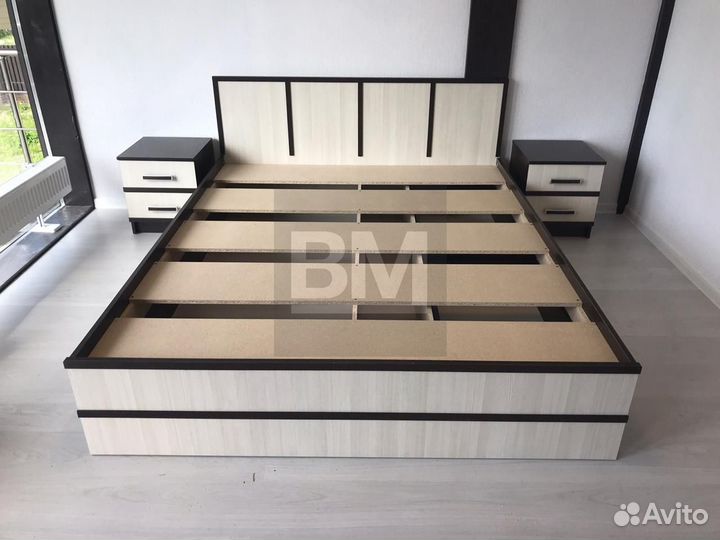 Кровать двуспальная с ящиками