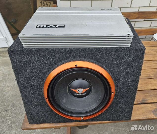 Сабвуфер и усилитель в автомобиль