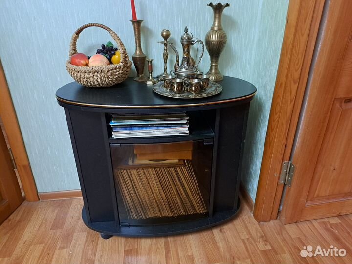 Тумба под телевизор