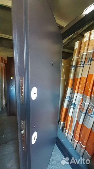 Дверь входная морозостойкая в дом