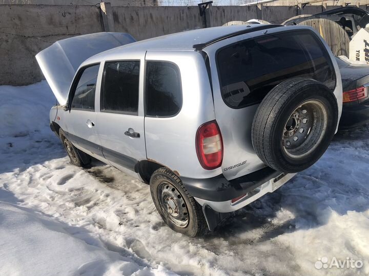 Автомобиль в разбор Нива Шевроле 2005