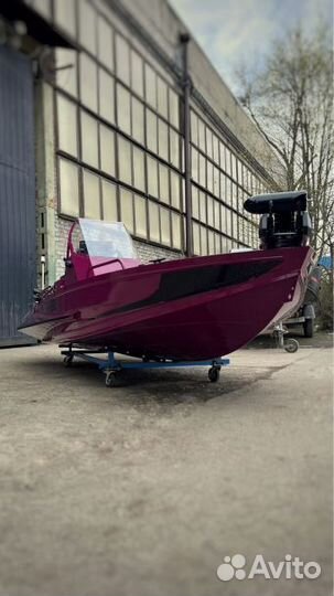 Лодка BRO console S 4.2