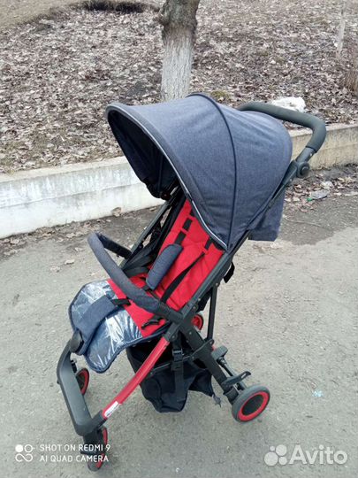 Прогулочная коляска