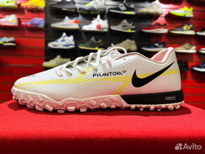 Многошиповки Nike Phantom GT футбольные