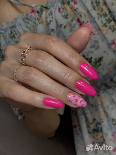 Сертифицированный мастер маникюра в салоне