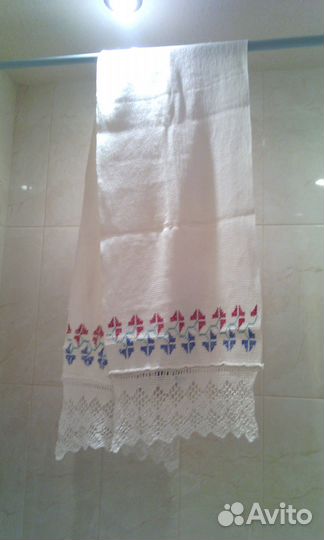 Старинные полотенце и маленькие наволочки