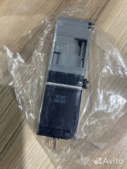 Пневманитический электромагнитный клапан