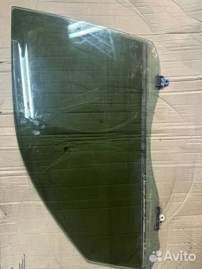 Стекло передней левой двери Land Cruiser 200, 2011
