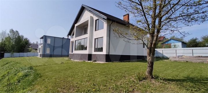 Коттедж 295 м² на участке 7,5 сот.