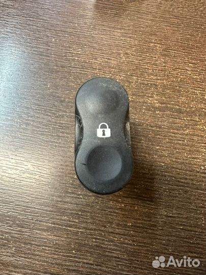 Кнопка центрального замка Nissan Almera G15 1.6