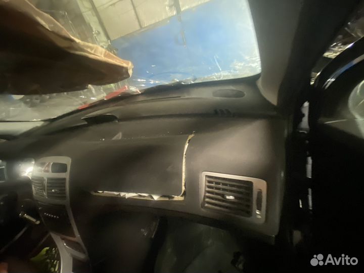 Панель торпеда на peugeot 307 2007г