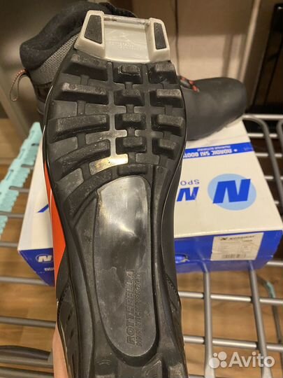 Лыжные ботинки