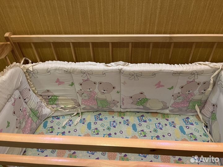 Детская кроватка с матрасом и бортиками