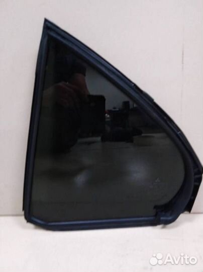 Стекло двери задней левой форточка Mitsubishi Lanc