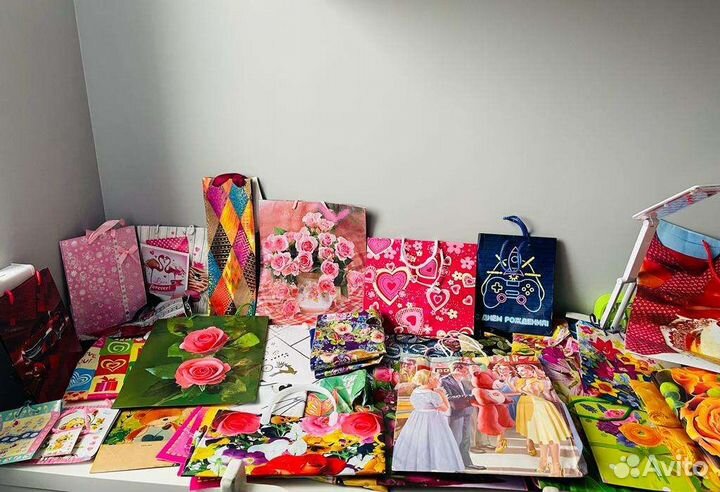 Пакеты подарочные оптом для женщин, детей, мужчин