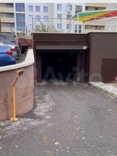 Машиноместо, 13 м²