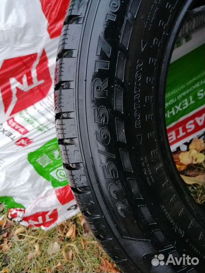 Nokian Tyres Hakkapeliitta 7 225/65 R17 T