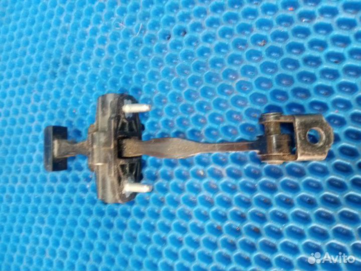 Ограничитель двери передний левый Ford Focus 3