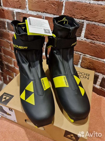 Ботинки лыжные Fischer RCS Carbon, конек, новые