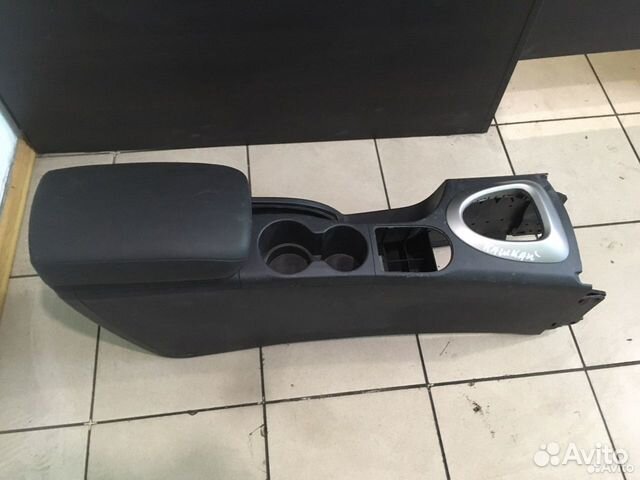 Подлокотник Nissan Qashqai J10