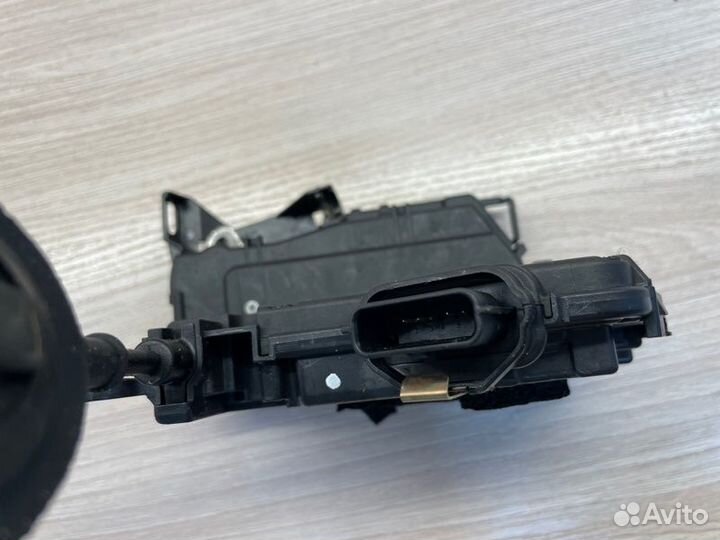 Замок двери передний правый LADA X-Ray