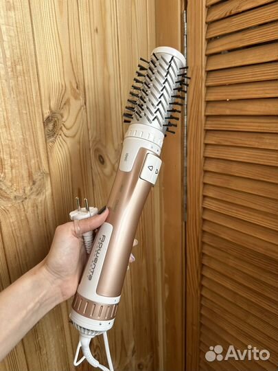 Фен-щетка Rowenta для волос. 2 насадки