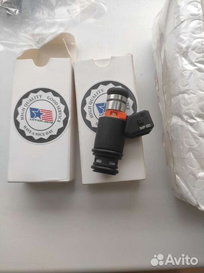 Форсунка топливная VW AET 021906031D Т4 2.5 бензин