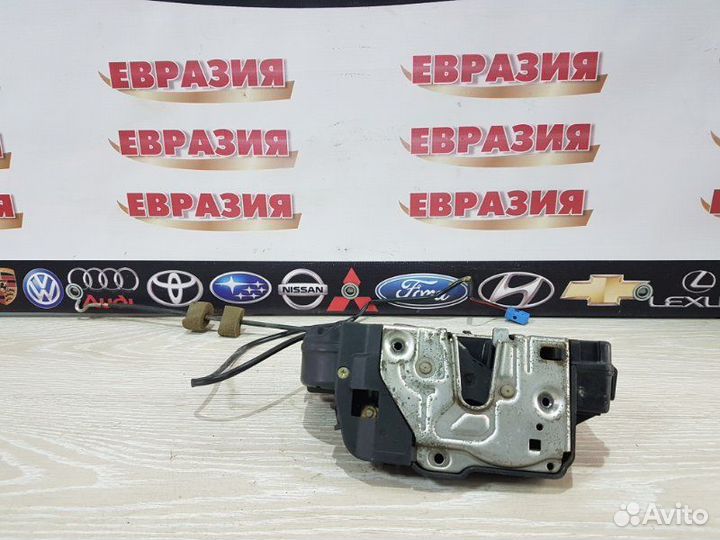 Замок двери задний правый Mercedes-Benz C-Class