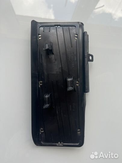 Площадка для отдыха левой ноги vw jetta 6