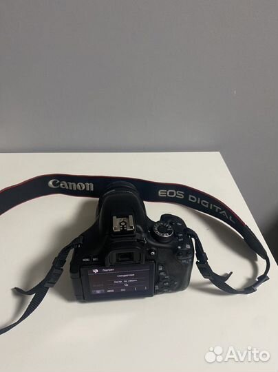 Зеркальный фотоаппарат Canon 600d