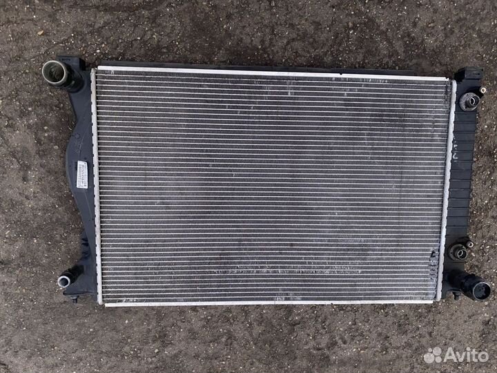Радиатор охлаждения Audi A6 C6 A6 C6 allroad quatt