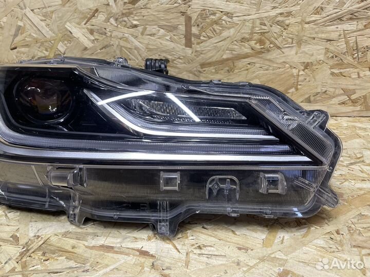 Фара передняя правая LED Toyota Corolla 210