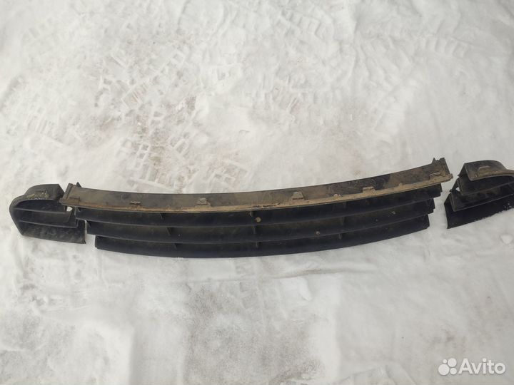 Решетка радиатора Volvo S60 Пок: I (2000—2004)