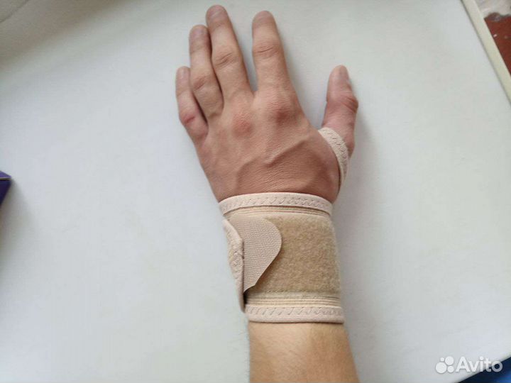 Бандаж на лучезапястный сустав