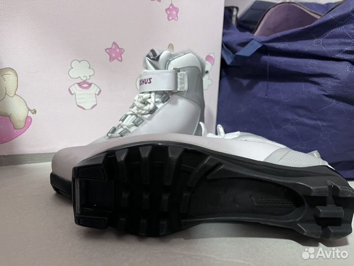 Лыжные ботинки