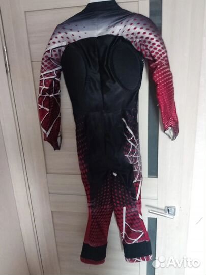 Шлем горнолыжный