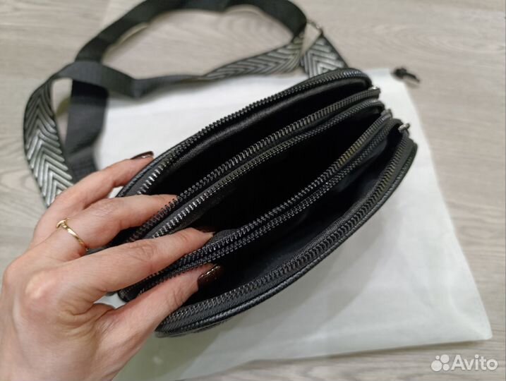 Сумка женская черная маленькая кросс боди