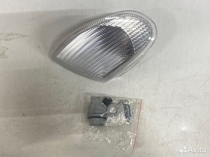 Указатель поворота Ваз-2114 белый правый Тольятти