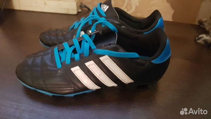 Бутсы футбольные