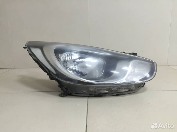 Фара правая Hyundai Solaris 2010-2017