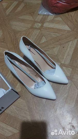Туфли женские 37 размер белые
