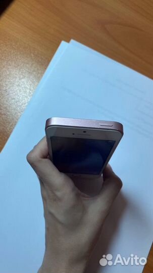 Телефон iPhone se 2016